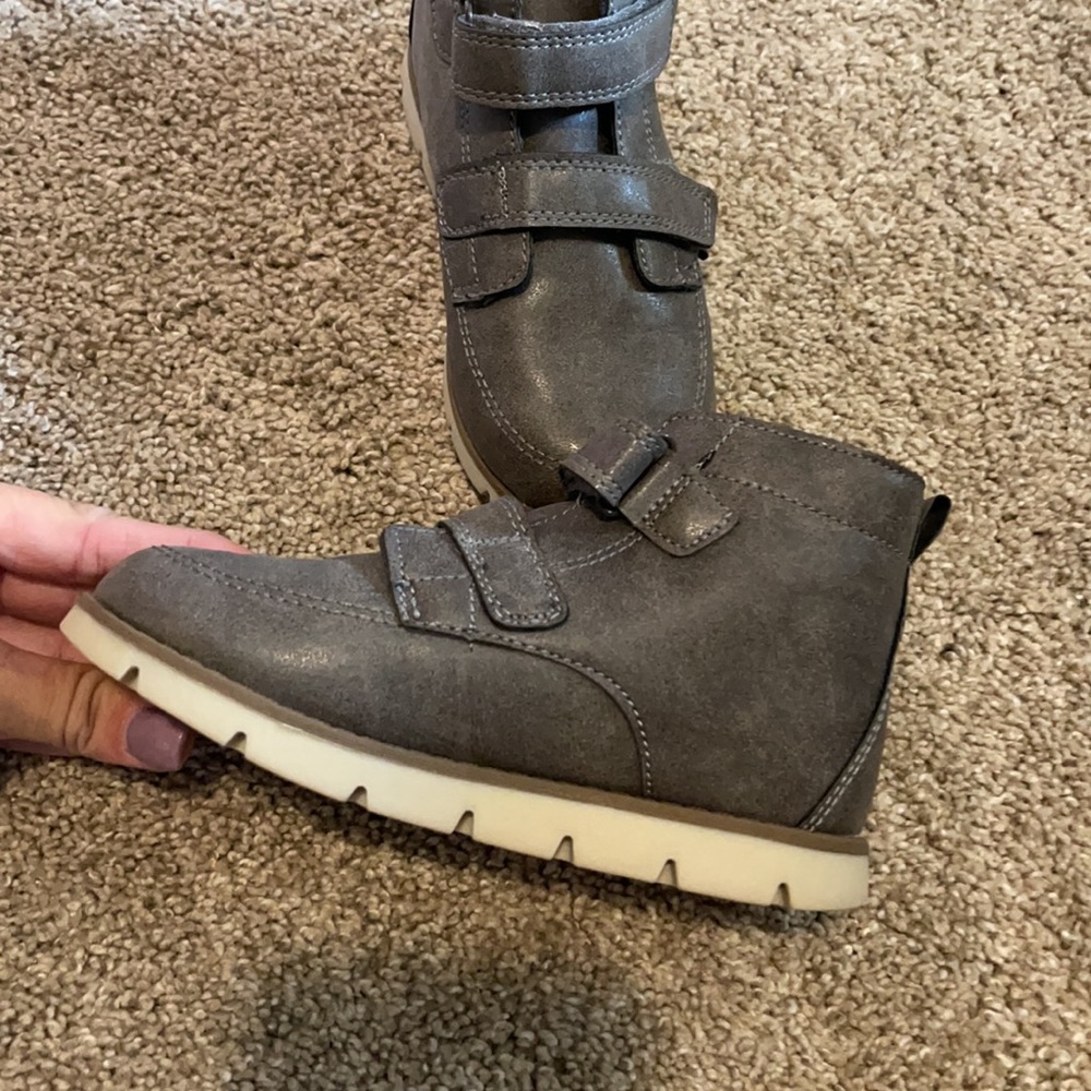 Gray winter boots - Picture 2 of 4